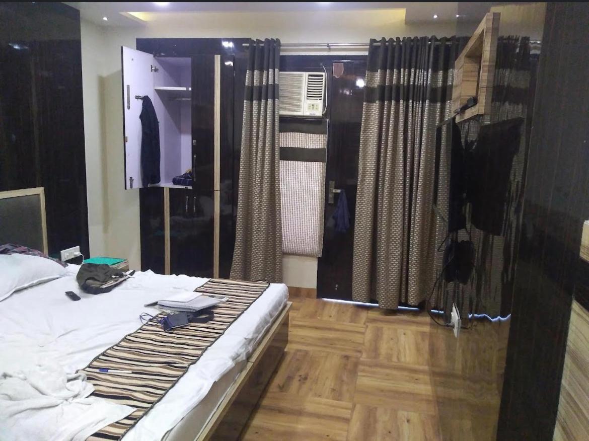 Oyo 86669 Arnav Residency Hotel New Delhi Exterior photo